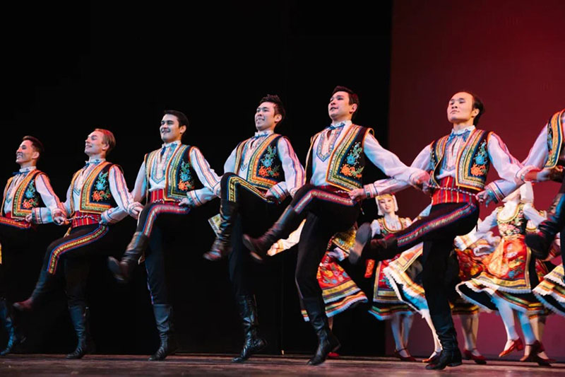 ?р?мж?де 6-ншы ?ытай Шы?жа? халы?аралы? халы? би фестивал? ашылды