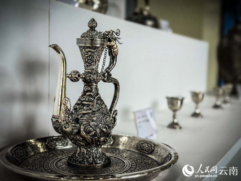 Юньнань ?лкес?н?? Хэцин ?аласында материалды? емес м?дени м?ра?а арнал?ан салтанатты мереке ?тт?