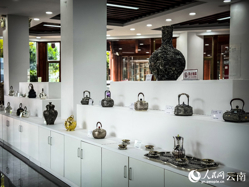 Юньнань ?лкес?н?? Хэцин ?аласында материалды? емес м?дени м?ра?а арнал?ан салтанатты мереке ?тт?