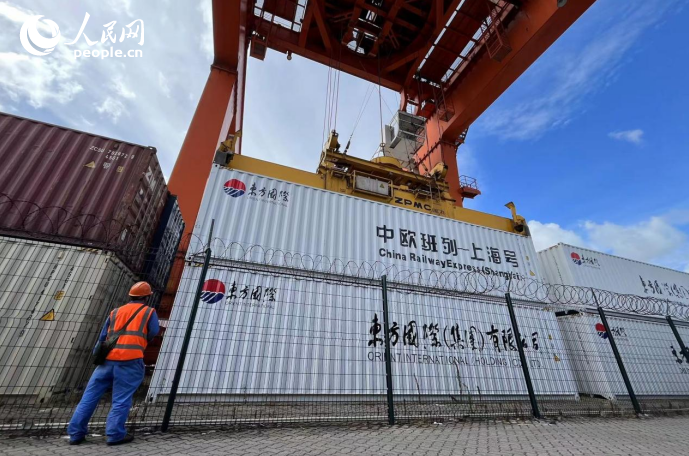 С?з Еуразияны аралап ж?рген ?Болат т?йе керуен?н? к?рд???з бе?