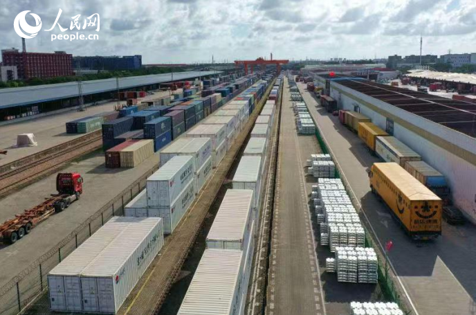 С?з Еуразияны аралап ж?рген ?Болат т?йе керуен?н? к?рд???з бе?