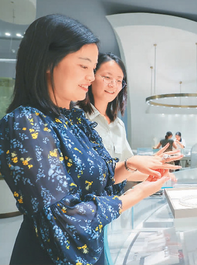 Чжэцзян ?лкес?н?? Чжуцзи ?аласында?ы т?щы су ?нжу-маржандарыны? жылды? ?нд?р?с? ?лемд?к к?лемн?? 70%-ын ??райды