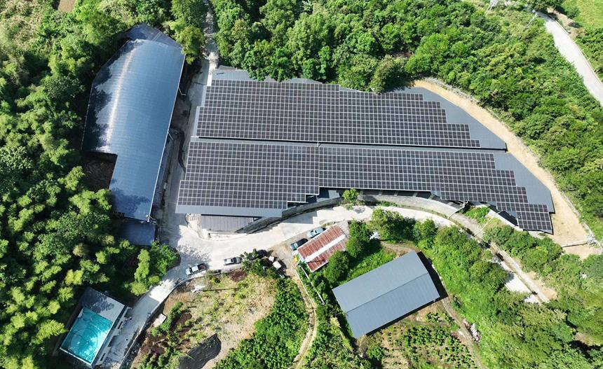 Цяньцзян, Чунцин: Таулы айма?та?ы ?Мал шаруашылы?ы мен к?н энергиясыны? ?йлес?м?? ауылды? жерлерд? жандандыру?а ы?пал етт?