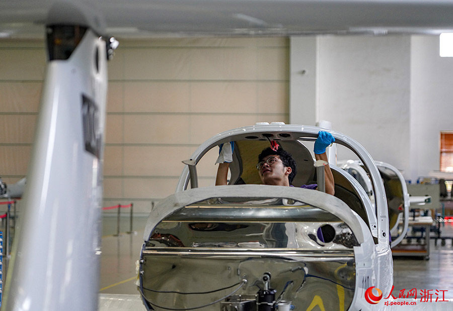 Синьчан, Чжэцзян: ?уе жабды?тары ?алашы?ында?ы ?арбалас ?нд?р?с