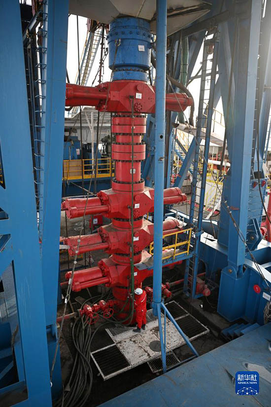 ?ытайда?ы ал?аш?ы 10 000 метрл?к геологиялы? барлау ???ымасын б?р?ылау тере?д?г? 6000 метрге жетт?