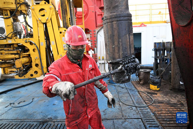 ?ытайда?ы ал?аш?ы 10 000 метрл?к геологиялы? барлау ???ымасын б?р?ылау тере?д?г? 6000 метрге жетт?