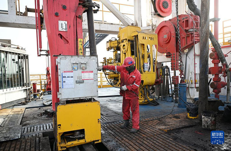 ?ытайда?ы ал?аш?ы 10 000 метрл?к геологиялы? барлау ???ымасын б?р?ылау тере?д?г? 6000 метрге жетт?