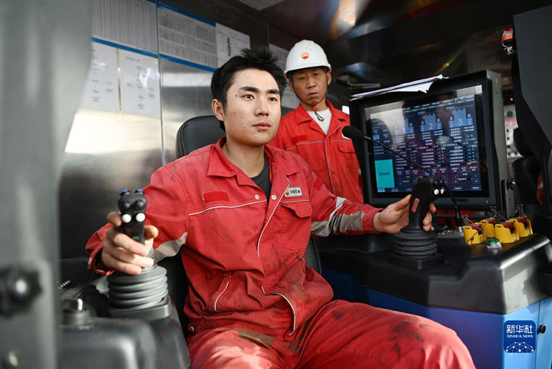 ?ытайда?ы ал?аш?ы 10 000 метрл?к геологиялы? барлау ???ымасын б?р?ылау тере?д?г? 6000 метрге жетт?