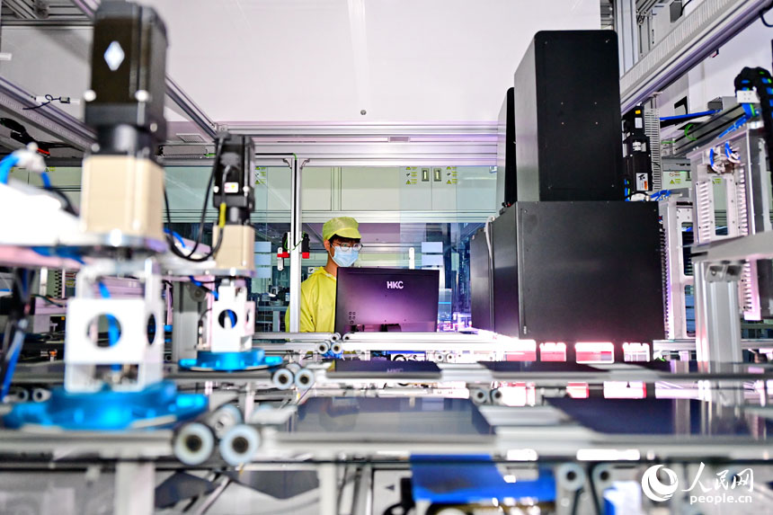 Экспортты? фотоэлектрл?к модульдер белсенд? ?нд?р?л?п жатыр