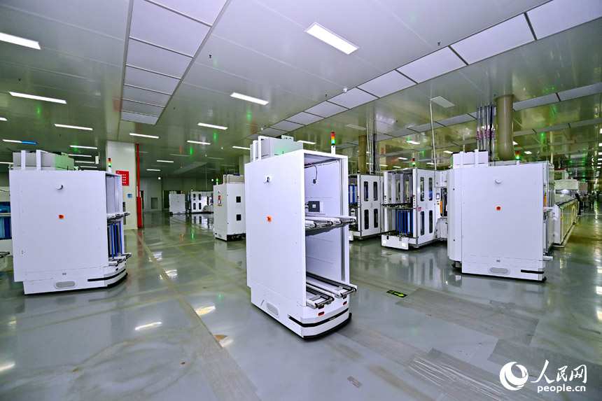 Экспортты? фотоэлектрл?к модульдер белсенд? ?нд?р?л?п жатыр