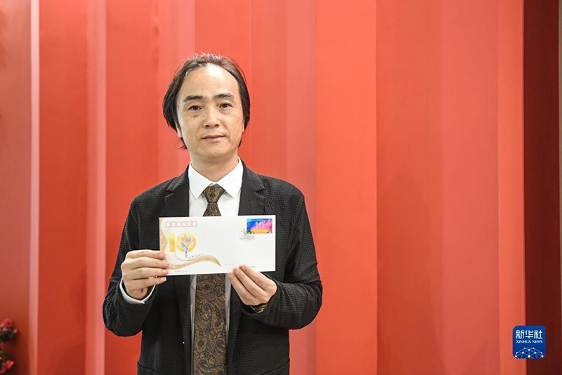 ?ытай поштасы ?Б?р белдеу, б?р жол? бастамасыны? он жылды?ына орай естел?к маркалар шы?арды