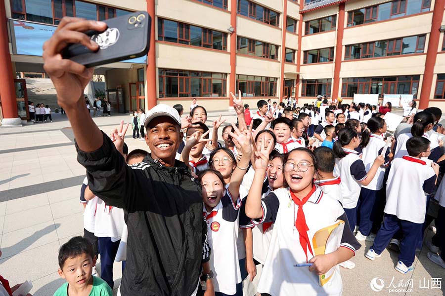 2023 жыл?ы ??ытай жазуына махаббат? бай?ауына ?атысушылар ?ытайда?ы ауылды? жа?а т?рмысымен танысты