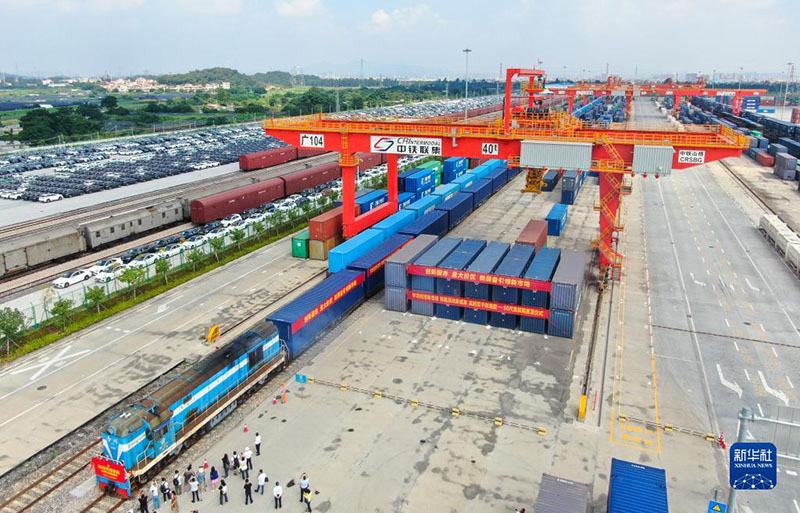 ?ытайда жасал?ан ал?аш?ы отанды? 50 футты? контейнерл?к тем?ржол к?п салалы экспрес? жол?а шы?ты