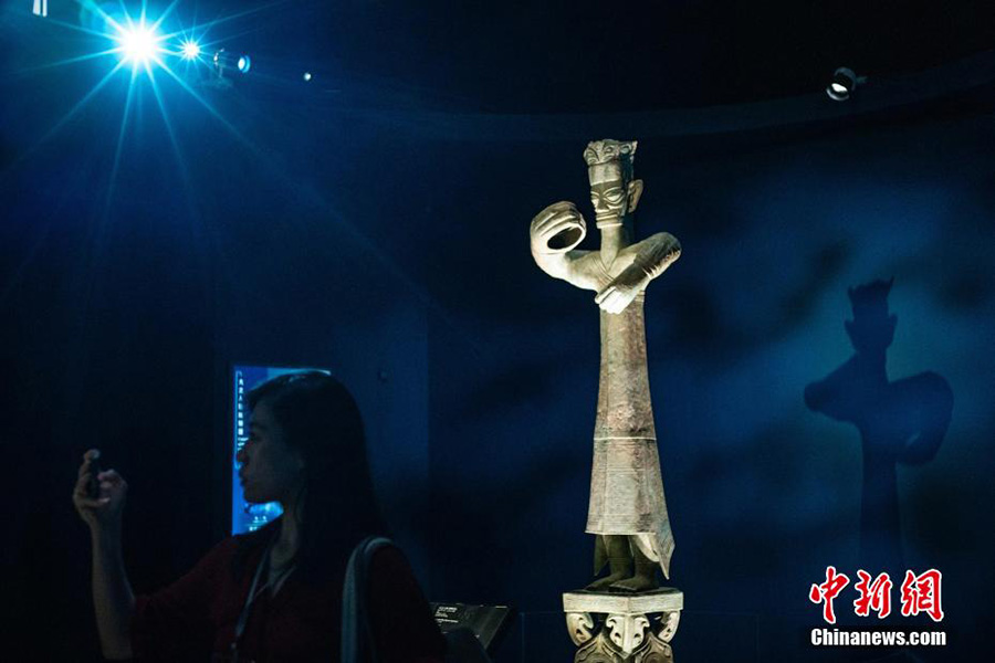 Сянганда?ы Гугун м?дени м?ражайы ?Саньсиндуймен бетпе-бет? атты арнайы к?рме ?тк?зд?