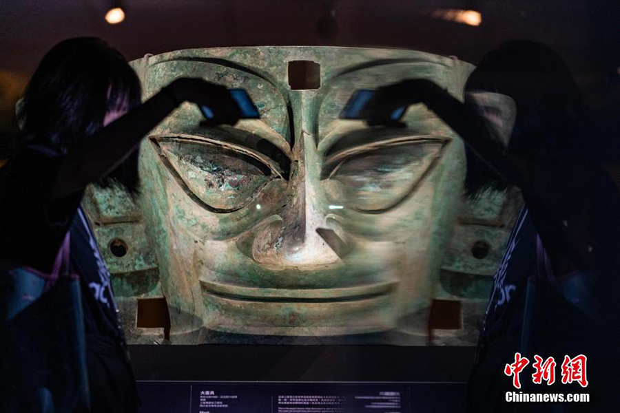 Сянганда?ы Гугун м?дени м?ражайы ?Саньсиндуймен бетпе-бет? атты арнайы к?рме ?тк?зд?