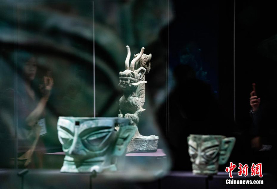 Сянганда?ы Гугун м?дени м?ражайы ?Саньсиндуймен бетпе-бет? атты арнайы к?рме ?тк?зд?