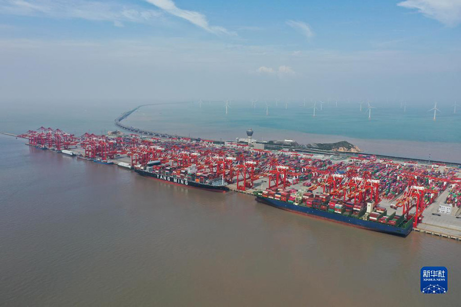 ?Б?р белдеу, б?р жолды?? он жылды?ы: порт ??рылысы ж?не ынтыма?тасты?ты? жа?а м?мк?нд?ктер?