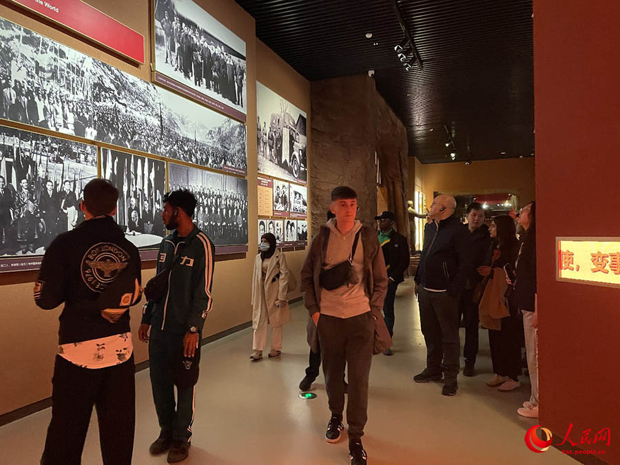 Халы?аралы? азаматты? ?о?ам ?к?лдер? Яньан?а барды