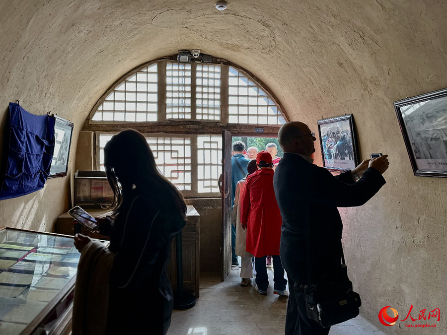 Халы?аралы? азаматты? ?о?ам ?к?лдер? Яньан?а барды