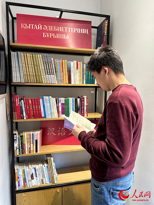 ?Б?р белдеу, б?р жол? б?рлескен ??рылысы ?аза?станда ??ытай т?л?не ?ызы?ушылы?ты? арттырды