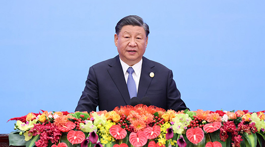 Си Цзиньпин ?Б?р белдеу, б?р жол? халы?аралы? ынтыма?тасты?ты? жо?ары де?гейдег? ?ш?нш? форумыны? ашылу салтанатына ?атысып, ба?дарламалы? с?з с?йлед?