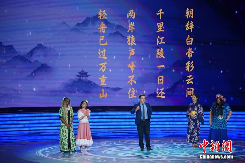 Куньминде бастауыш ж?не орта мектеп о?ушыларына арнал?ан ??ытай т?л? к?п?р?? д?ниеж?з?л?к бай?ауы ая?талды