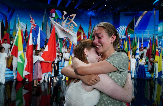 Куньминде бастауыш ж?не орта мектеп о?ушыларына арнал?ан ??ытай т?л? к?п?р?? д?ниеж?з?л?к бай?ауы ая?талды