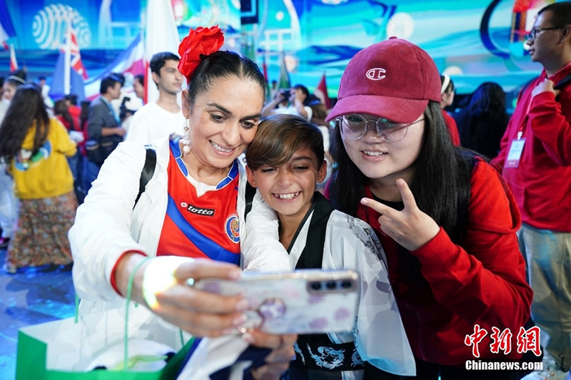 Куньминде бастауыш ж?не орта мектеп о?ушыларына арнал?ан ??ытай т?л? к?п?р?? д?ниеж?з?л?к бай?ауы ая?талды