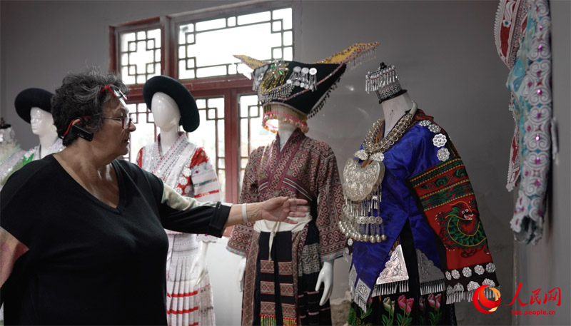 Еуразия елдер?н?? БА? т?лш?лер? Гуйян ?аласы Гаожай ауылында ауыл шаруашылы?ыны? жандануымен танысты