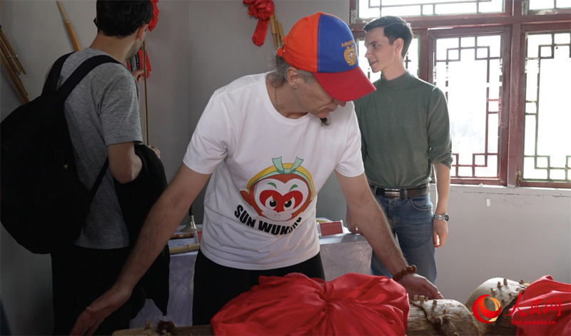 Еуразия елдер?н?? БА? т?лш?лер? Гуйян ?аласы Гаожай ауылында ауыл шаруашылы?ыны? жандануымен танысты