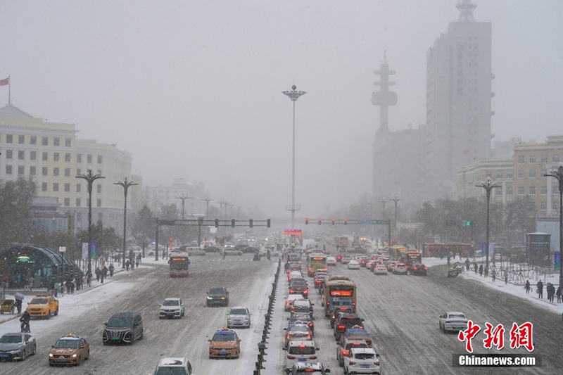 Харбиньда биыл?ы ал?аш?ы ?арлы боран со?ты