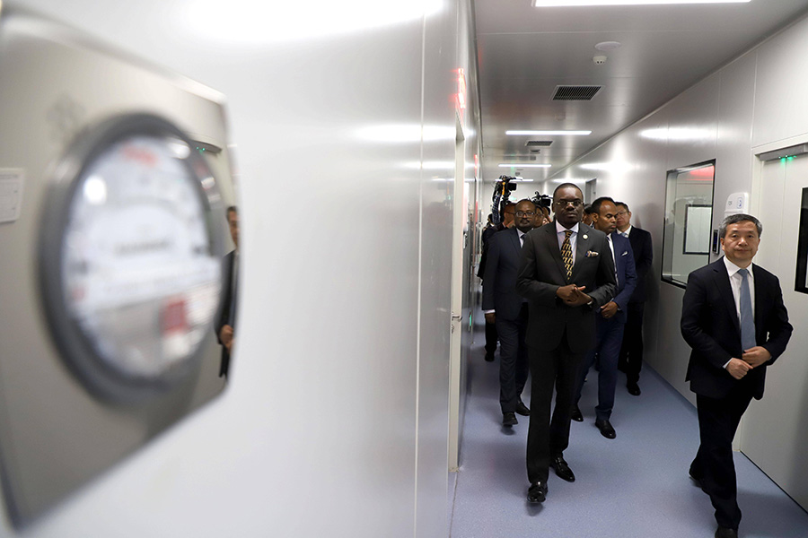 ?ытайды? к?мег?мен салын?ан ?Африкада?ы ауруларды ба?ылау ж?не алдын алу орталы?ыны? зертханасы? ашылды