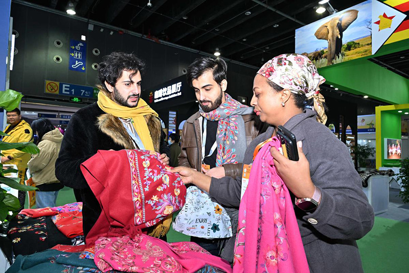 2023 ?ытайды? Иу ?аласында импортты? тауарлар к?рмес? ашылды