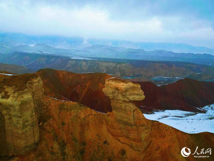 Санжы, Шы?жа?: Данься?а жау?ан ?ар туралы ?ле?дер, жартылай пейзаж, жартылай тау ж?не жартылай таулар