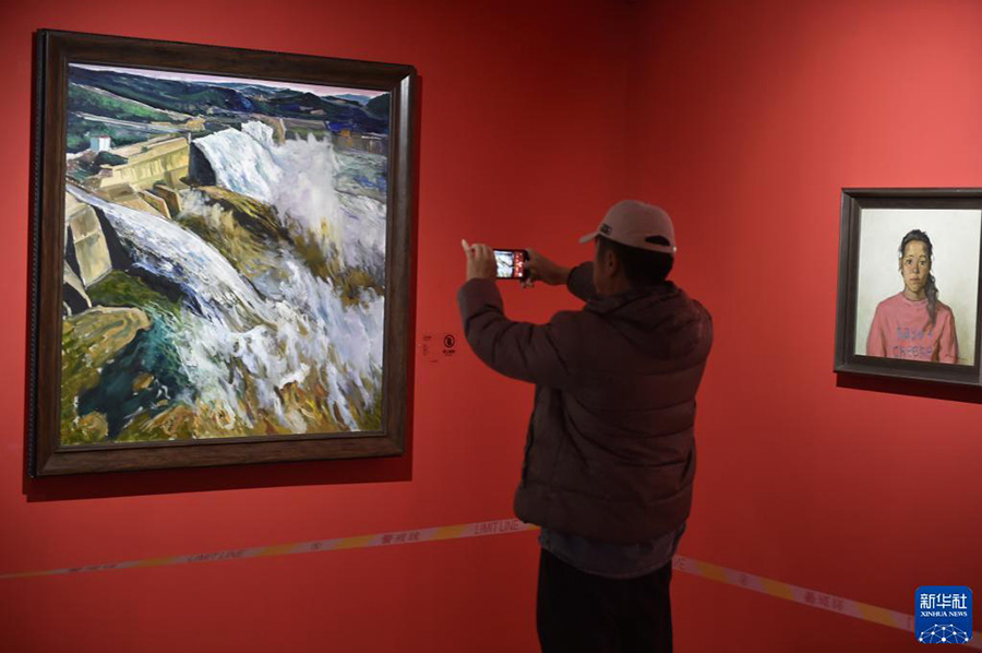 Хэнань ?лкес?нде ?ытай мен Орталы? Азияны? бес ел? ?атыс?ан майлы суреттер к?рмес? ?тт?