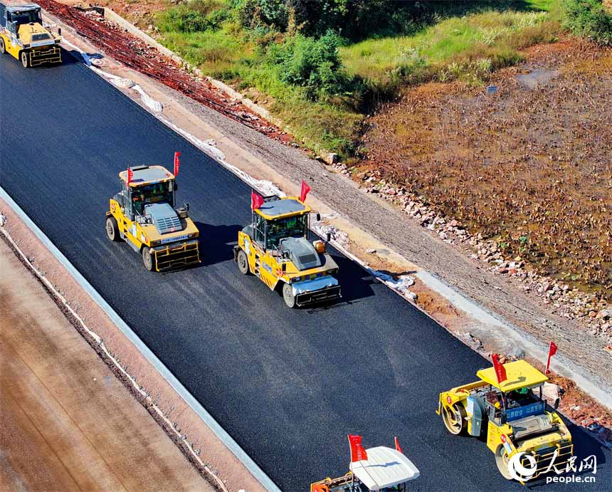 Дунсян, Цзянси: Ауыл?а апаратын жол