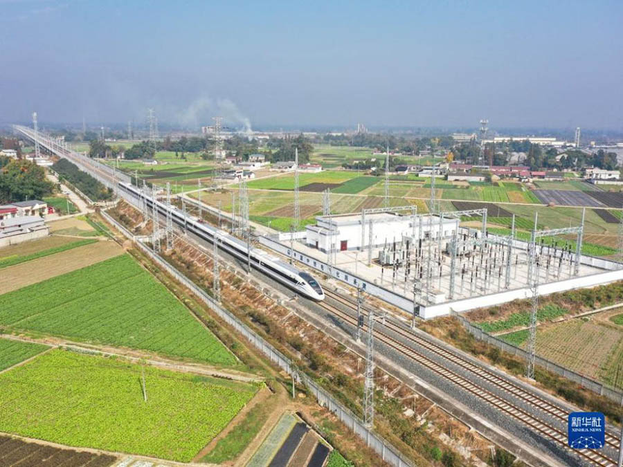 Сычуань-Цинхай тем?ржолыны? б?р?нш? б?л?г? пайдалану?а бер?лд?