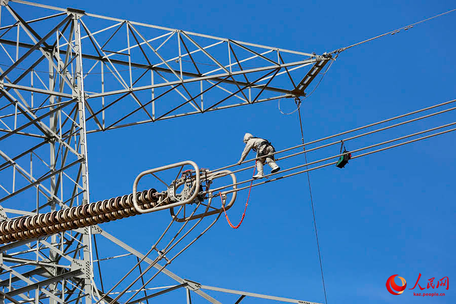 Иньчуань, Нинся: на?ты уа?ыт режим?нде ж?мыс ?стеу ар?ылы энергияны? сен?мд? жетк?з?лу?н ?амтамасыз ету