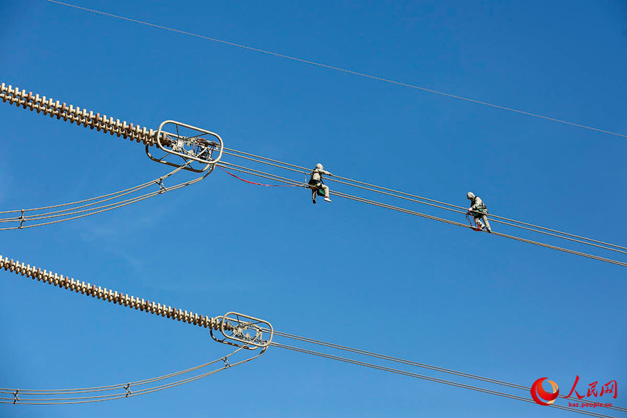 Иньчуань, Нинся: на?ты уа?ыт режим?нде ж?мыс ?стеу ар?ылы энергияны? сен?мд? жетк?з?лу?н ?амтамасыз ету