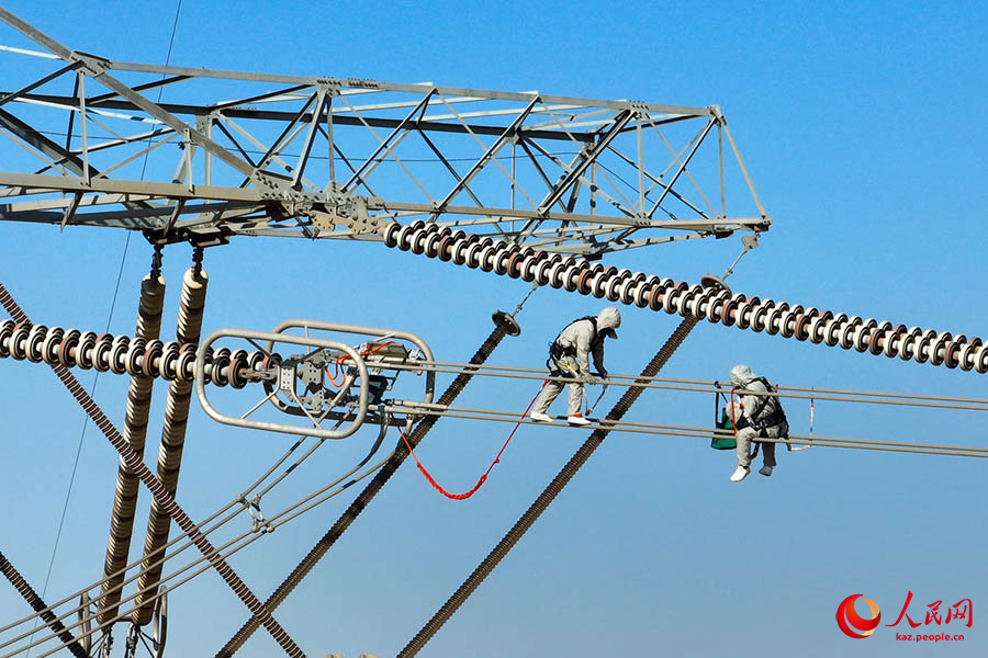 Иньчуань, Нинся: на?ты уа?ыт режим?нде ж?мыс ?стеу ар?ылы энергияны? сен?мд? жетк?з?лу?н ?амтамасыз ету