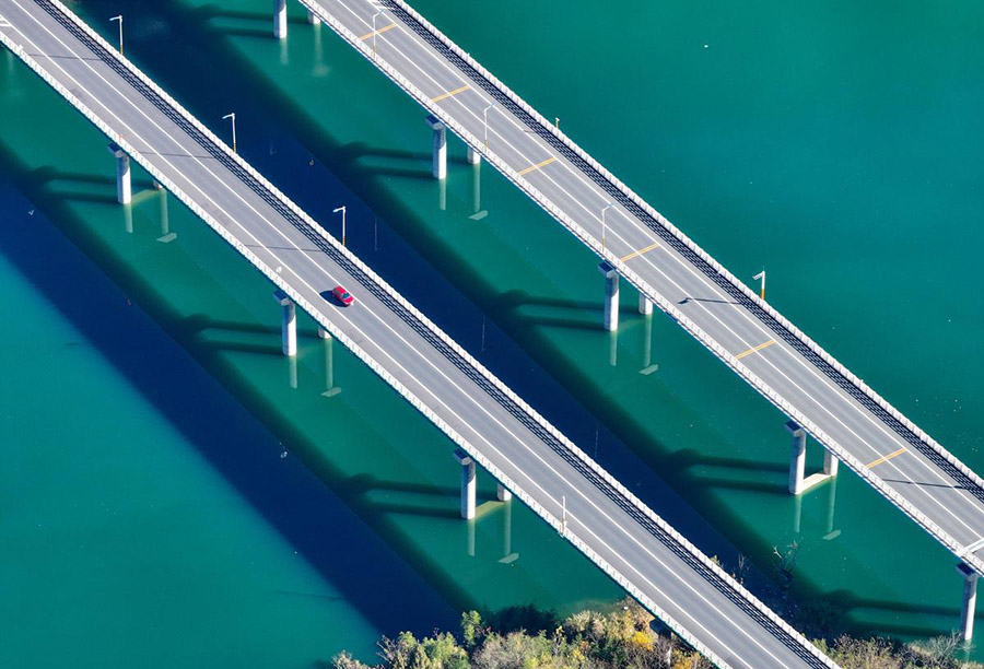 Чунцин: Шэньси мен Чунциндег? ал?аш?ы т?келей магистраль болып табылатын Ужэнь тас жолы ресми т?рде ашылды