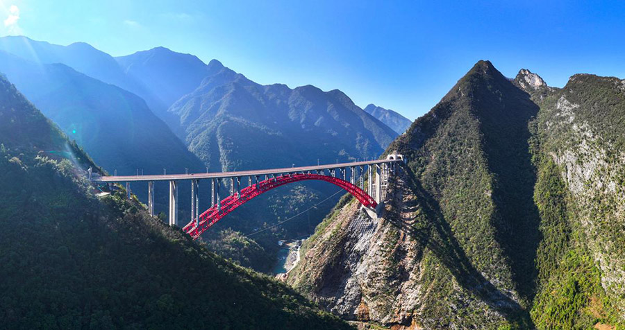 Чунцин: Шэньси мен Чунциндег? ал?аш?ы т?келей магистраль болып табылатын Ужэнь тас жолы ресми т?рде ашылды