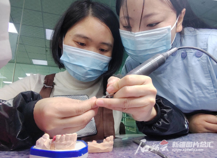 Шы?жа?ны? ерк?н сауда айма?ында?ы протез ?нд?руш?лер?н?? тапсырыстары халы?аралы? нары??а экспортталады