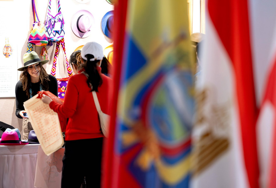 Чуаньчжоуда Те??з Ж?бек жолыны? материалды? емес м?дени м?расыны? ?ш?нш? к?рмес? ?тт?