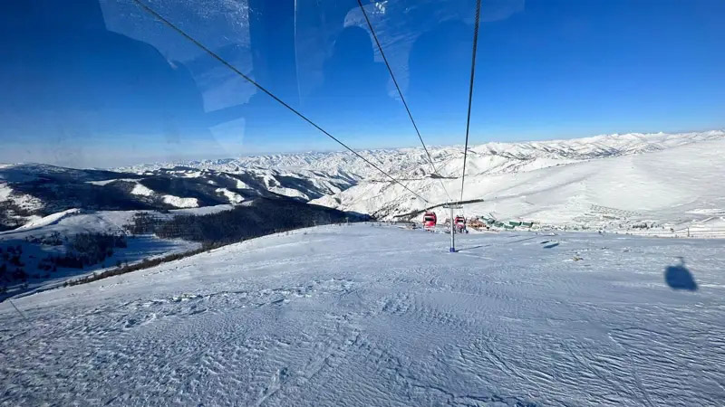 ?ытай ?аза?тары мекендейт?н К?кто?ай ?лкес?н?? нег?зг? табыс к?з? — туризм