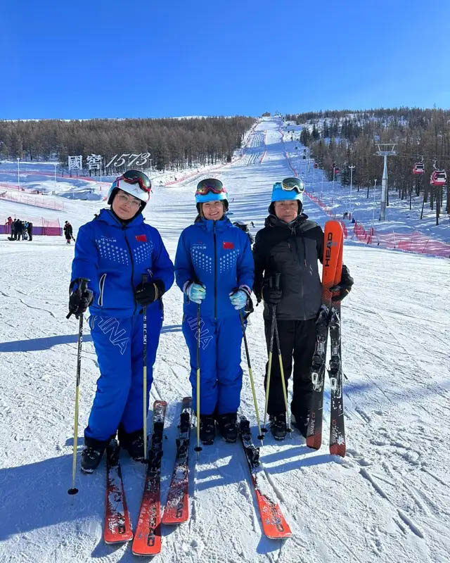 ?ытай ?аза?тары мекендейт?н К?кто?ай ?лкес?н?? нег?зг? табыс к?з? — туризм