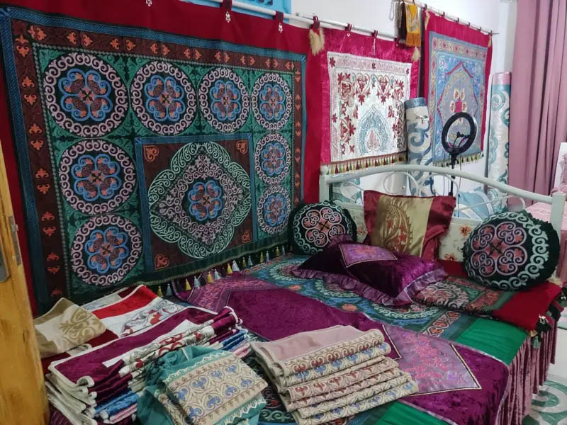 ?ытайда ?аза? ?ол?нер шеберлер?не ?андай ?олдау бар