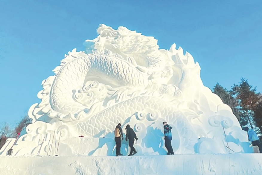 Харбинде ?ардан ойыл?ан алып айда?ар м?с?н? пайда болды