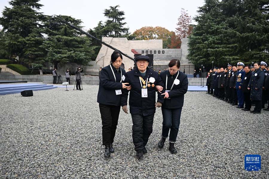 Нанкинде Нанкин ?ыр?ыныны? ??рбандарын еске алу р?с?м? ?тт?