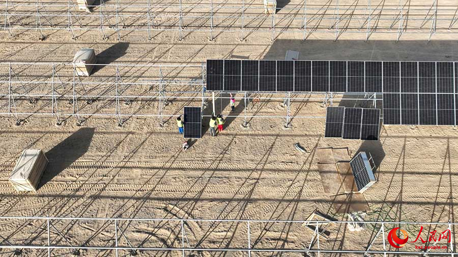 Цзиньта, Ганьсу: Гоби ш?л?нде фотоэлектрл?к энергия жобасын салу жеделдет?лд?